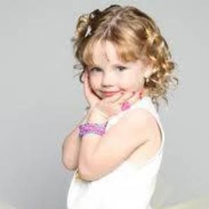 Meet your Posher, Ayla a